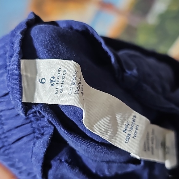 Lululemon Bluish Purple Shorts Size 6 - Picture 2 of 4